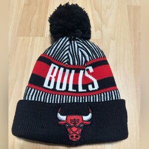 Chicago Bulls Pom-Pom Beanie